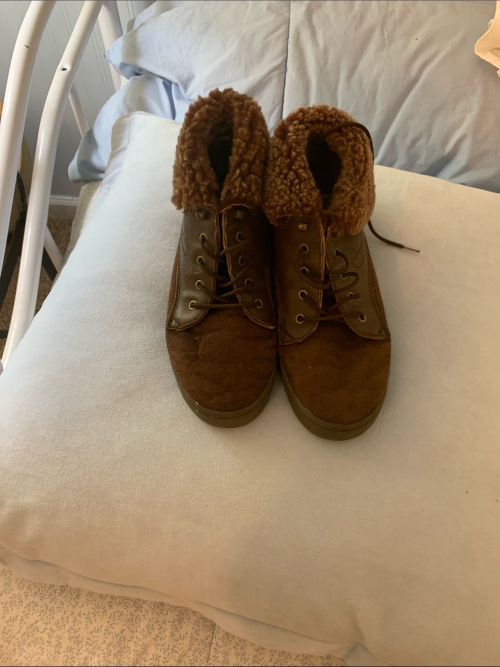 UGG Women's Chestnut Brown Lace-Up Shearling Ankle Boots